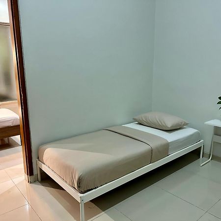 Cendhani Raras Gallery Kejayan Buitenkant foto