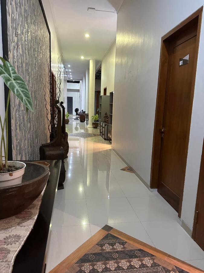 Cendhani Raras Gallery Kejayan Buitenkant foto