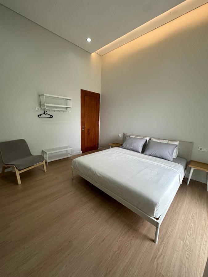 Cendhani Raras Gallery Kejayan Buitenkant foto