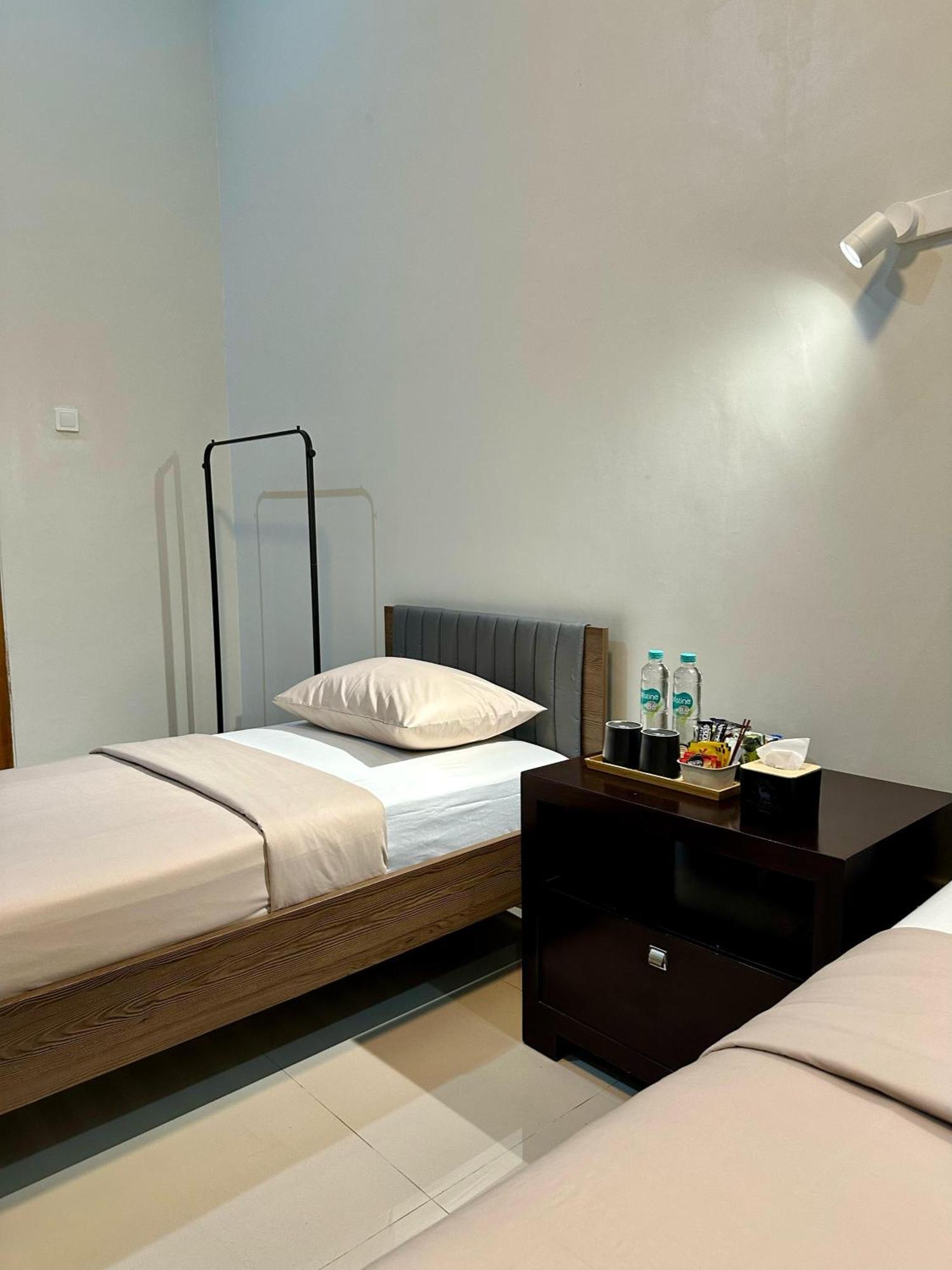 Cendhani Raras Gallery Kejayan Buitenkant foto