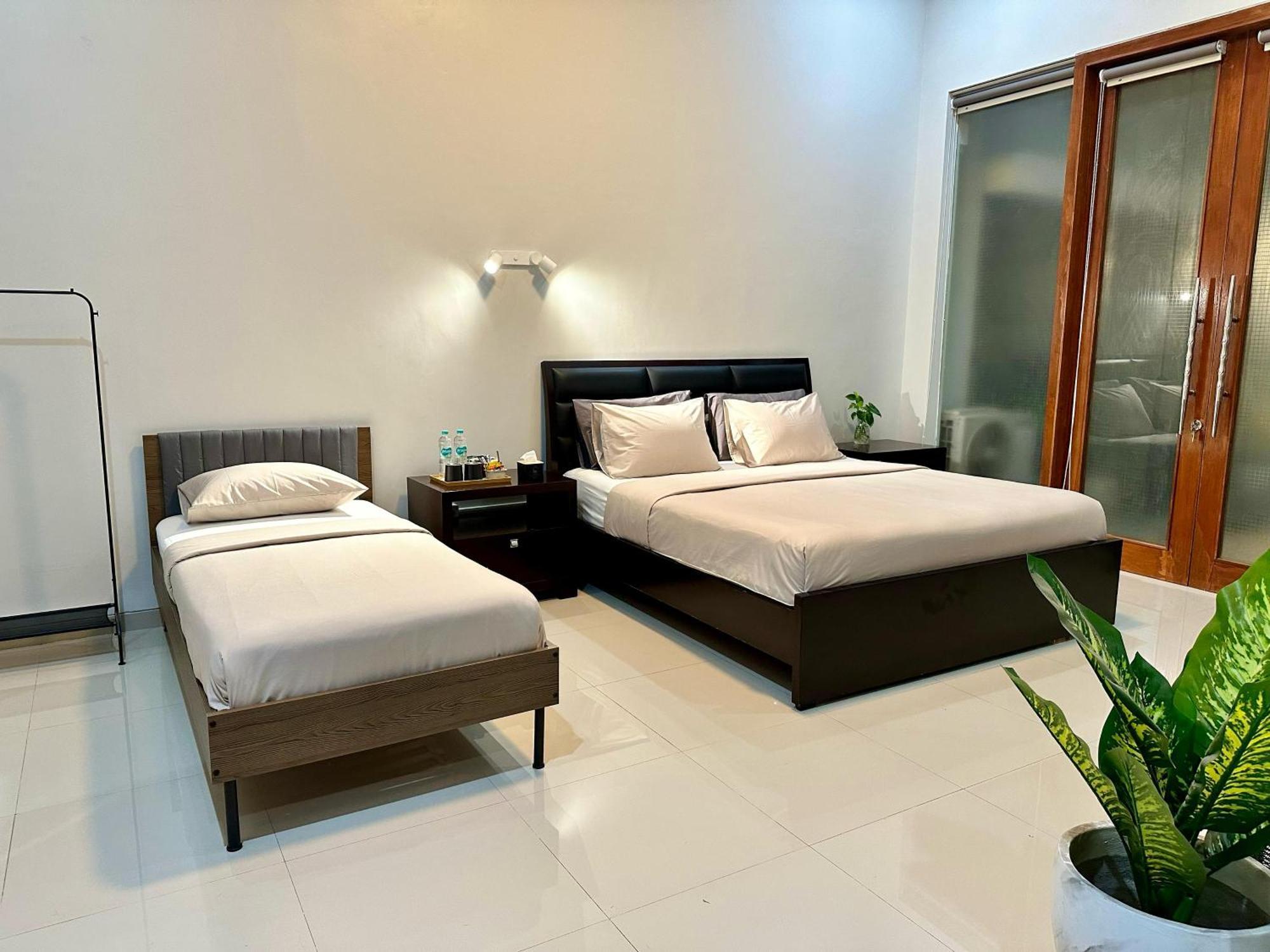 Cendhani Raras Gallery Kejayan Buitenkant foto
